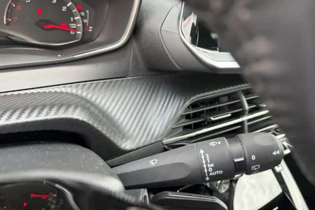Peugeot 2008 (2022) thumbnail 13
