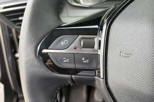 Peugeot 2008 (2022) thumbnail 19