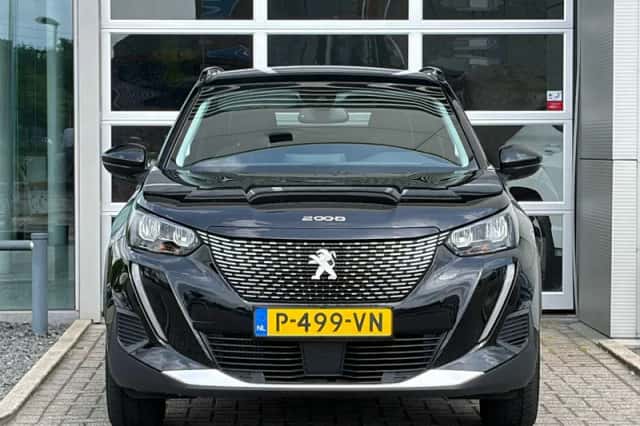Peugeot 2008 (2022) thumbnail 4