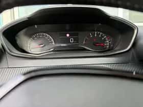 Peugeot 2008 (2022) thumbnail 8