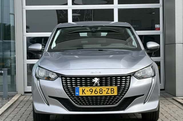 Peugeot 208 (2021) thumbnail 3