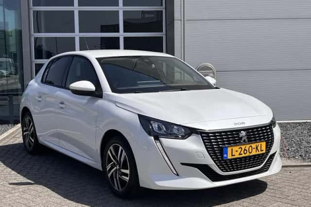 Peugeot 208 (2021) thumbnail 3