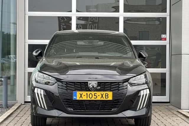Peugeot 208 (2024) thumbnail 2