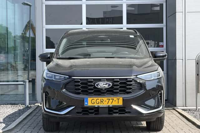 Ford Kuga (2024) thumbnail 2