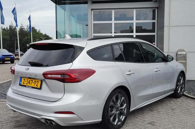 Ford Focus (2024) thumbnail 3