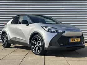 Toyota C-HR (2025) thumbnail 4