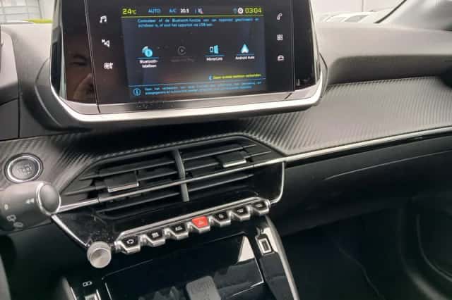 Peugeot e-208 (2021) thumbnail 15
