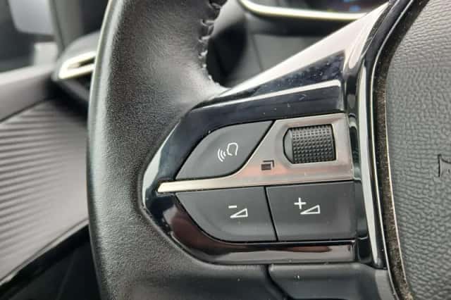 Peugeot e-208 (2021) thumbnail 16