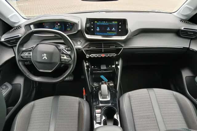 Peugeot e-208 (2021) thumbnail 9