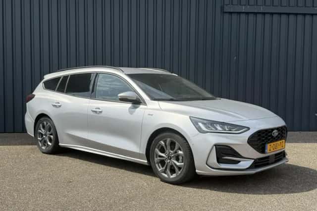 Ford Focus (2024) thumbnail 3