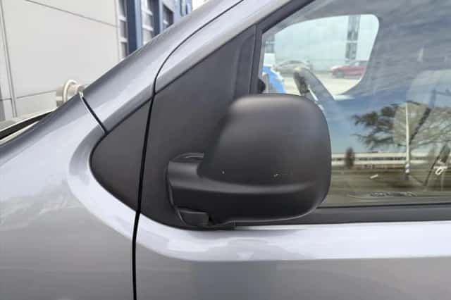 Opel Vivaro (2024) thumbnail 12