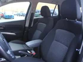 Suzuki S-Cross (2023) thumbnail 11