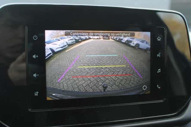 Suzuki S-Cross (2023) thumbnail 17