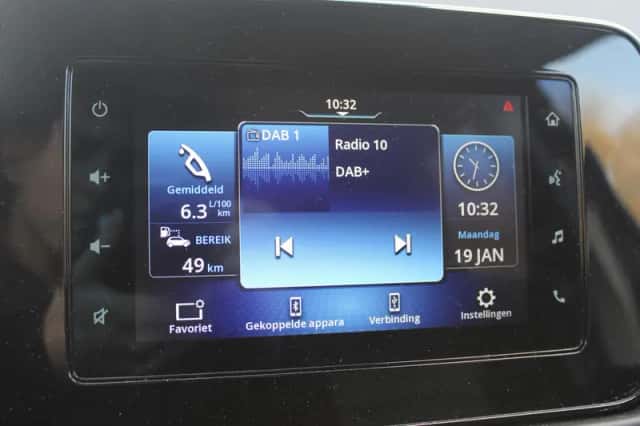 Suzuki S-Cross (2023) thumbnail 18