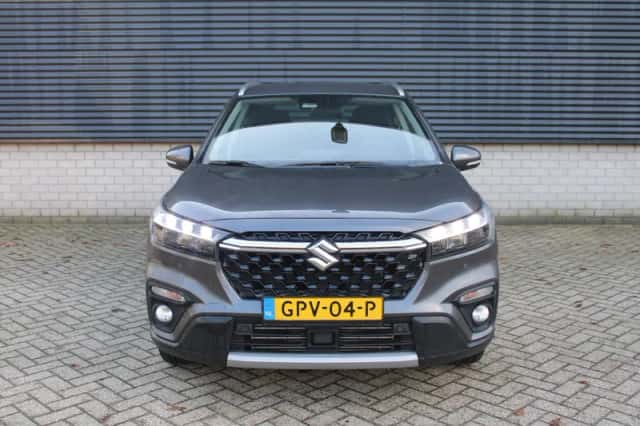 Suzuki S-Cross (2023) thumbnail 3