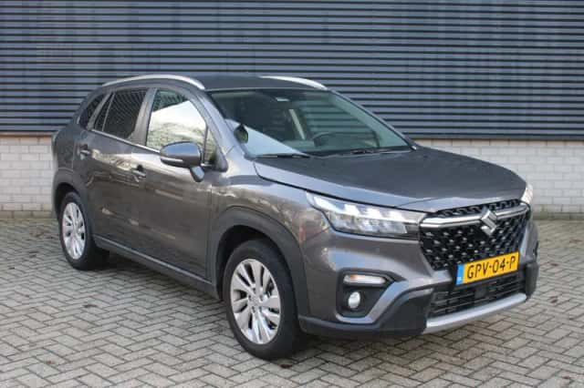 Suzuki S-Cross (2023) thumbnail 3