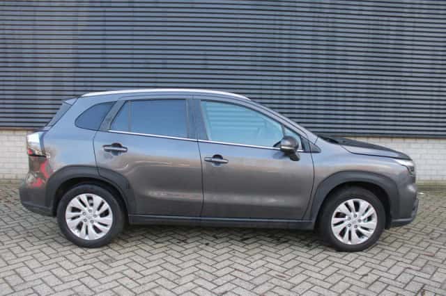 Suzuki S-Cross (2023) thumbnail 5