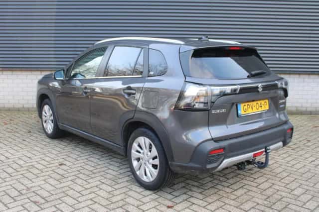 Suzuki S-Cross (2023) thumbnail 6