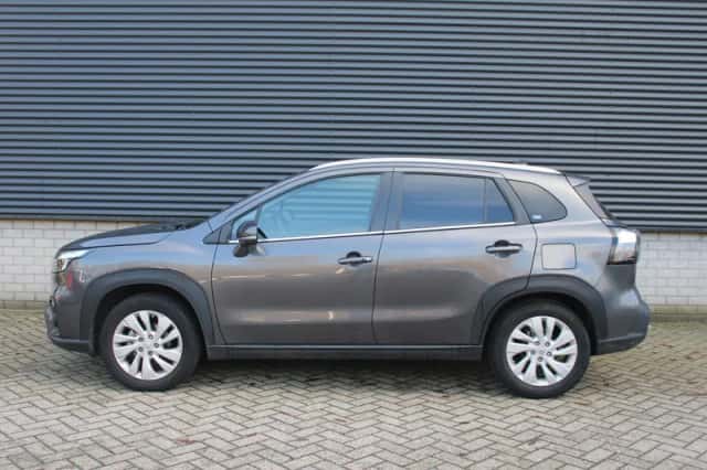 Suzuki S-Cross (2023) thumbnail 7