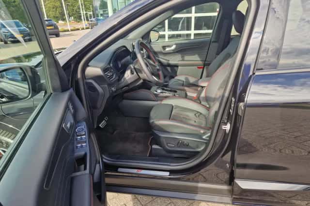 Ford Kuga (2024) thumbnail 11