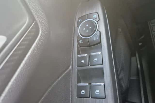 Ford Kuga (2024) thumbnail 32
