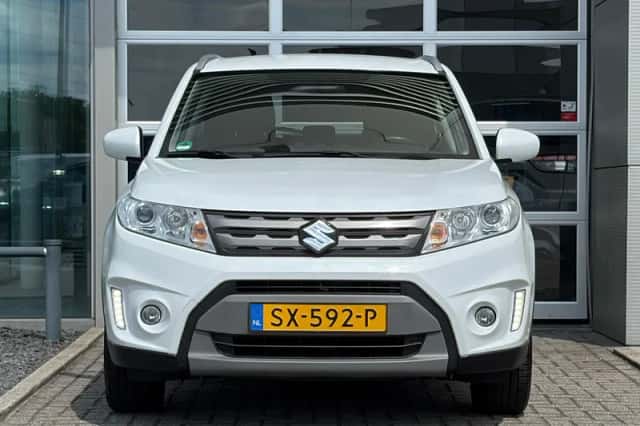 Suzuki Vitara (2018) thumbnail 3