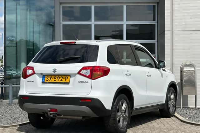 Suzuki Vitara (2018) thumbnail 5