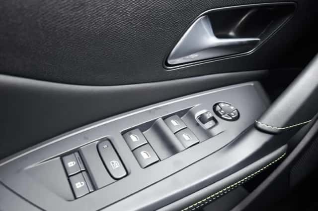 Peugeot e-308 (2025) thumbnail 11