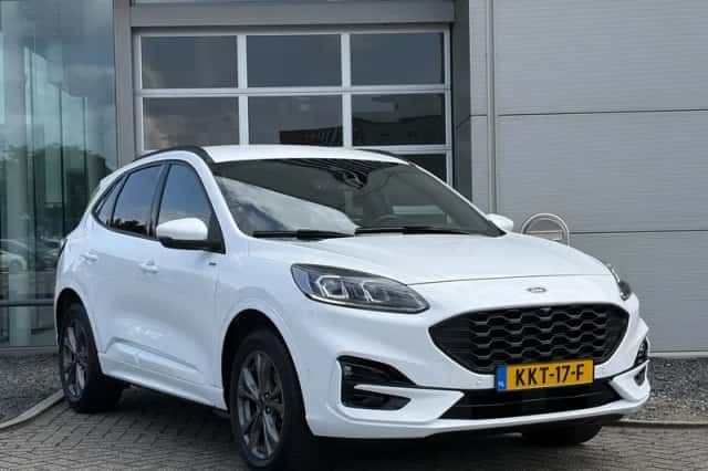 Ford Kuga (2023) thumbnail 3