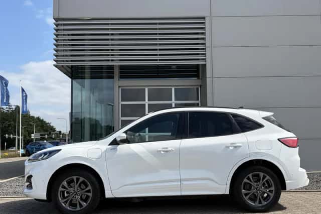 Ford Kuga (2023) thumbnail 5