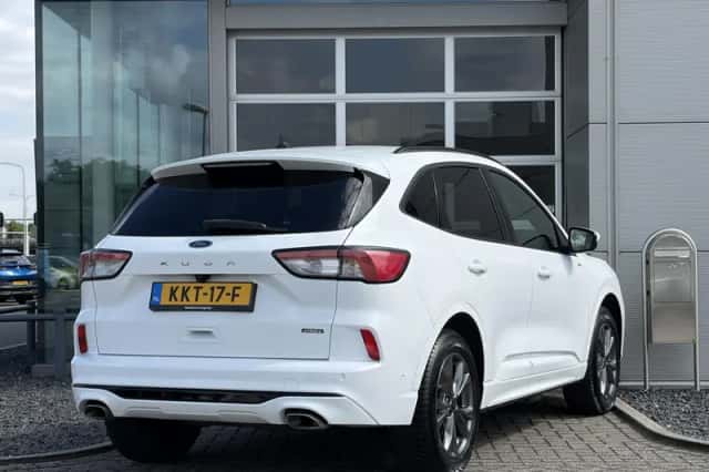 Ford Kuga (2023) thumbnail 6