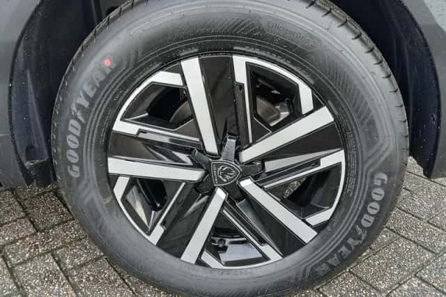 Peugeot e-2008 (2025) thumbnail 11