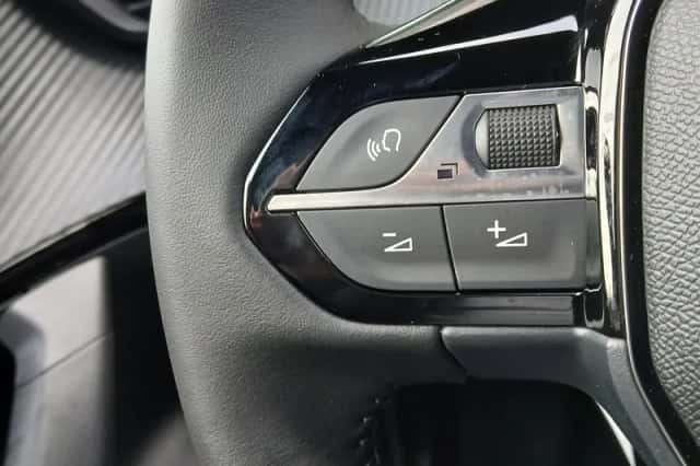 Peugeot e-2008 (2025) thumbnail 16