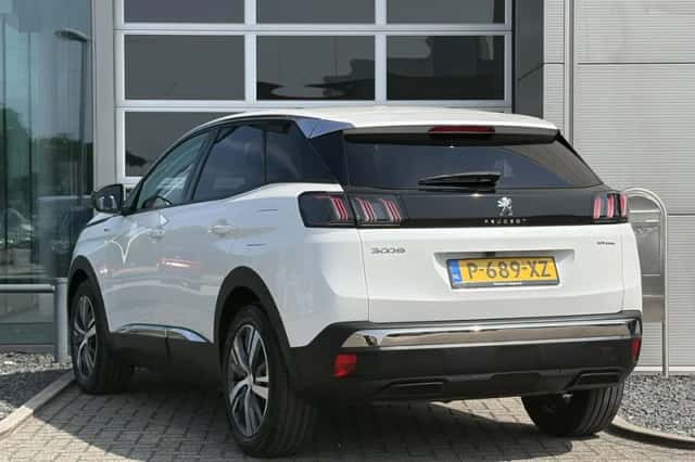 Peugeot 3008 (2022) thumbnail 6