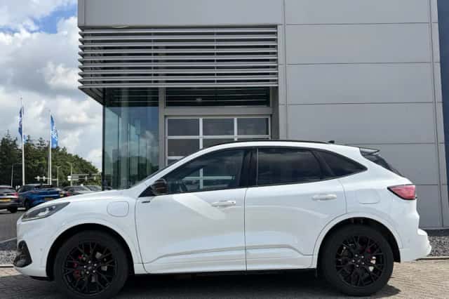 Ford Kuga (2023) thumbnail 4