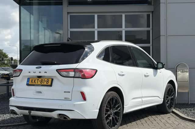 Ford Kuga (2023) thumbnail 6