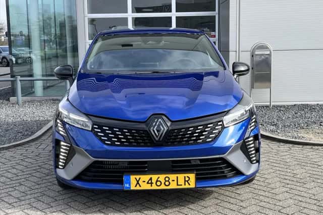 Renault Clio (2023) thumbnail 3