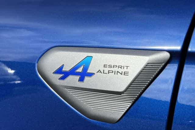 Renault Clio (2023) thumbnail 4