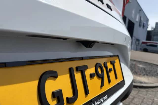 CUPRA Leon (2021) thumbnail 12