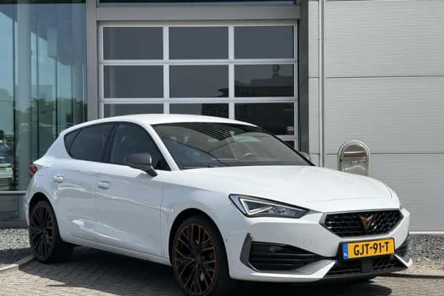 CUPRA Leon (2021) thumbnail 3