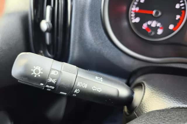 Kia Picanto (2024) thumbnail 10