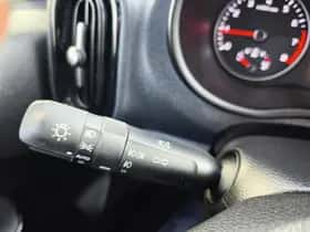 Kia Picanto (2024) thumbnail 10