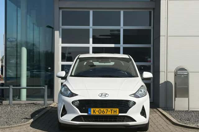 Hyundai i10 (2021) thumbnail 2