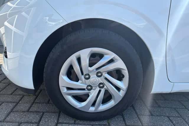 Hyundai i10 (2021) thumbnail 15