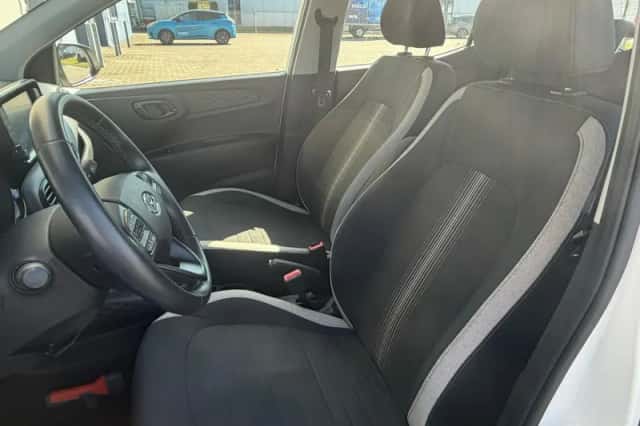 Hyundai i10 (2021) thumbnail 16