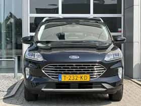 Ford Kuga (2023) thumbnail 2