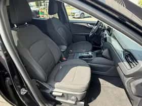 Ford Kuga (2023) thumbnail 17