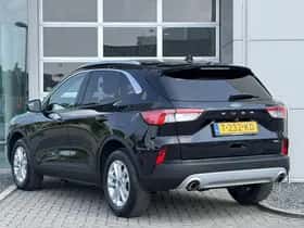 Ford Kuga (2023) thumbnail 4