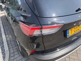 Ford Kuga (2023) thumbnail 7