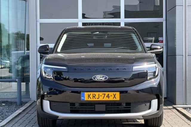 Ford Explorer (2026) thumbnail 3